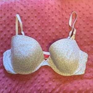VS Pink T-Shirt Demi bra 36D leopard print